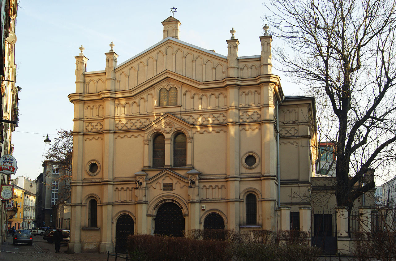 Synagoga Tempel mieści się niedaleko Domówki Cafe.
