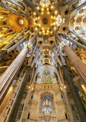 Puzzle 1000 el. Wnętrze Sagrada Familia / Barcelona / Hiszpania